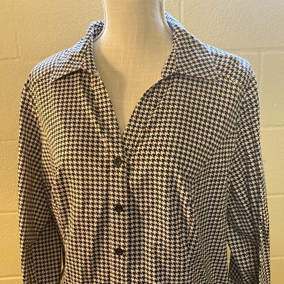 Lane Bryant Ladies Button Down Top - Picture 4 of 8